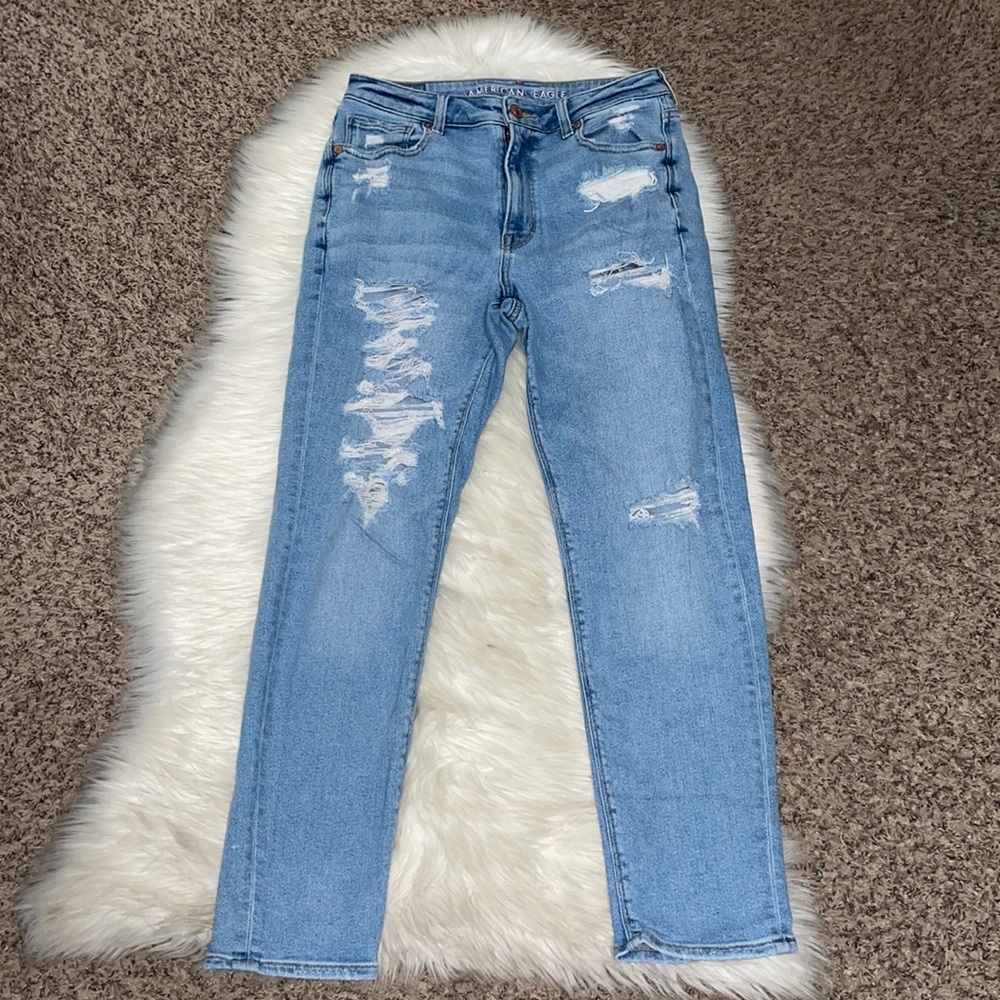 American Eagle Distressed Mom Jeans - Picture 1 of 7